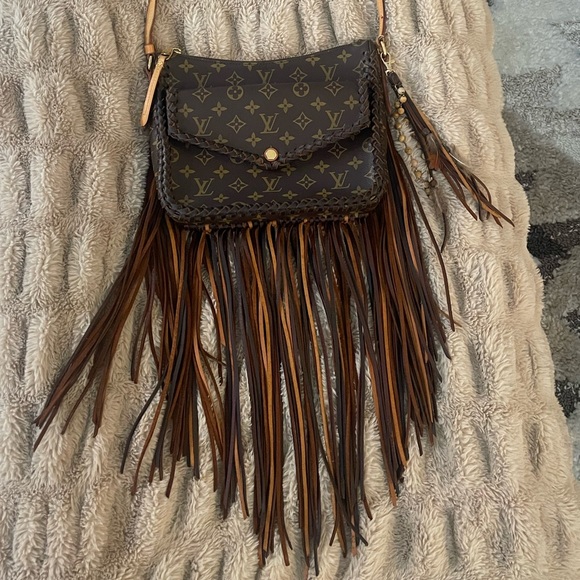 RARE Authentic Louis Vuitton Mabillon Crossbody Shoulder Bag with Fringe & Beads - Picture 16 of 16